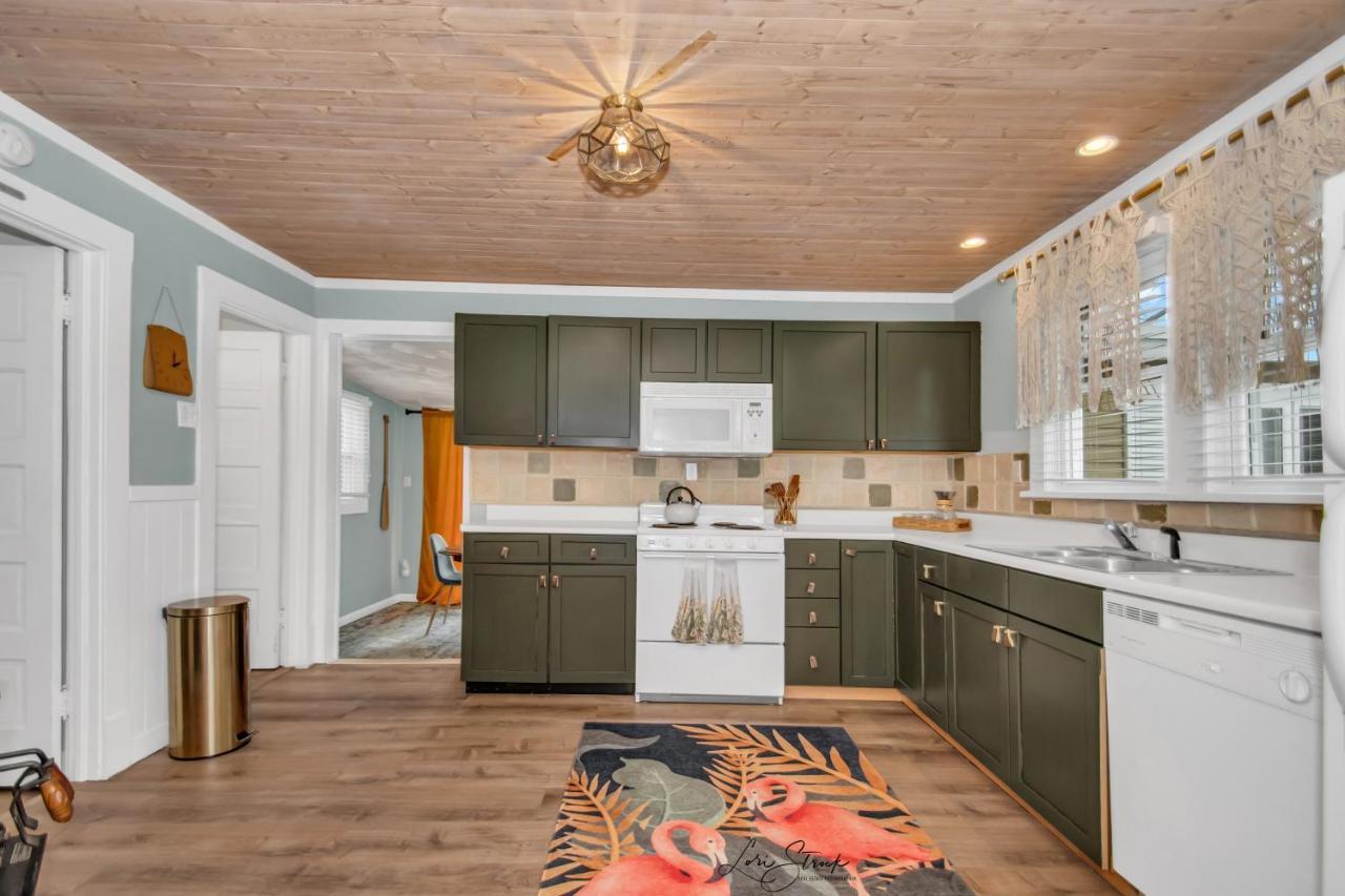 Beachglass Cottage - Family Friendly Kids And Pets Grand Beach Exterior foto